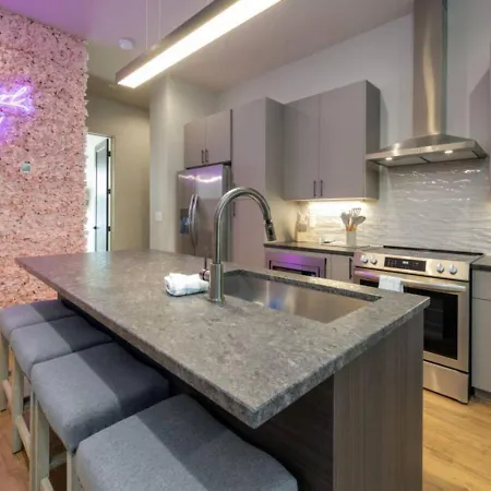 Cowgirl Up 4Bd 4.5Bth Rooftop Views